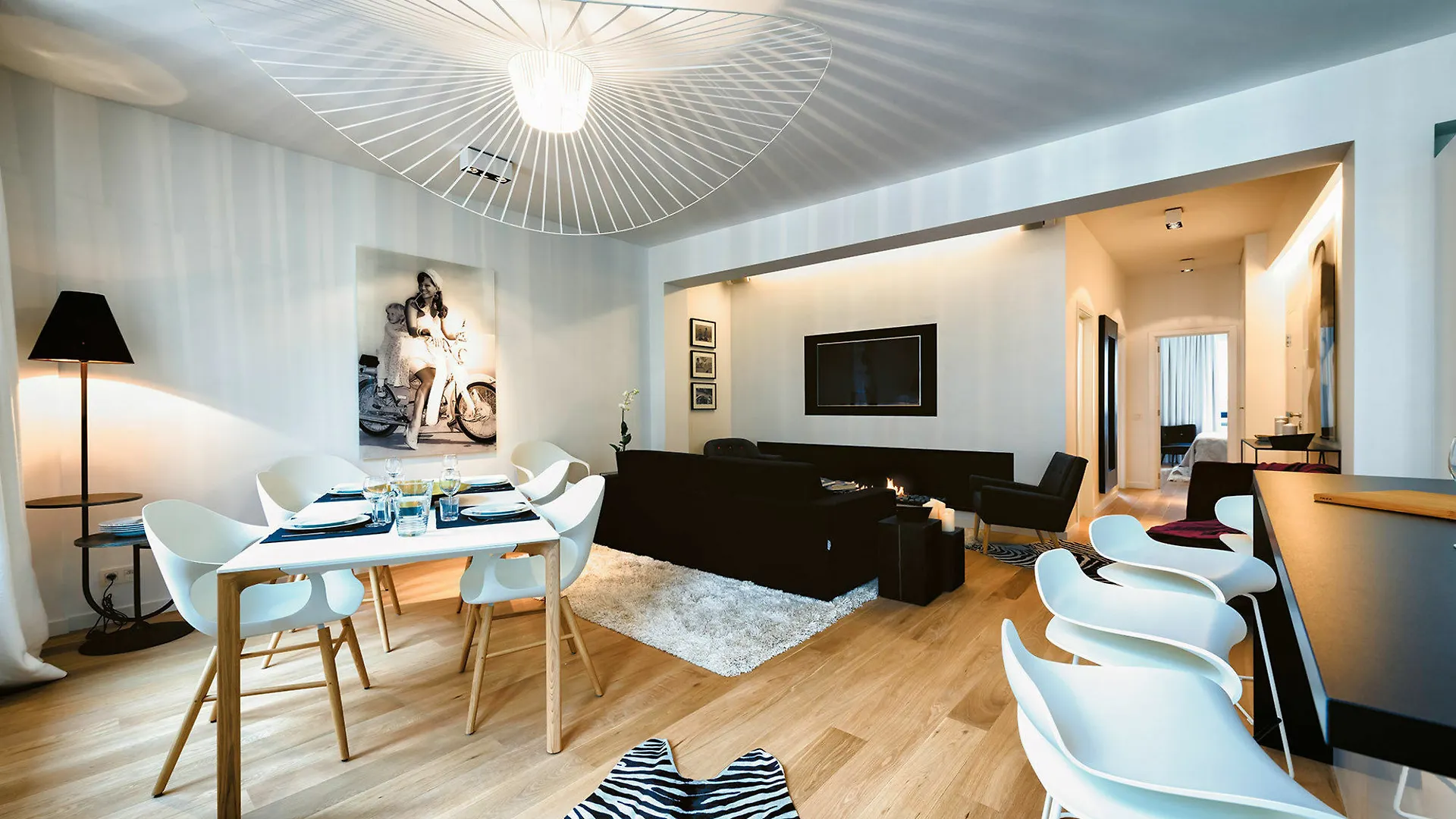 Charles Home - Grand Place Aparthotel Брюссель