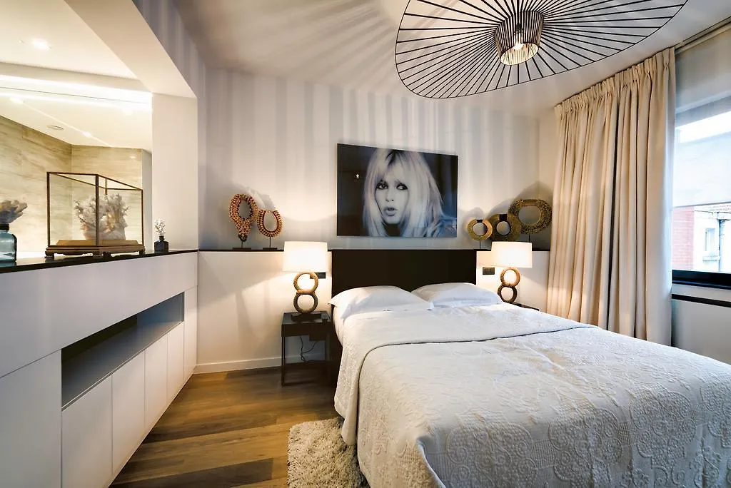 Charles Home - Grand Place Aparthotel 4*, Brussels Belgium