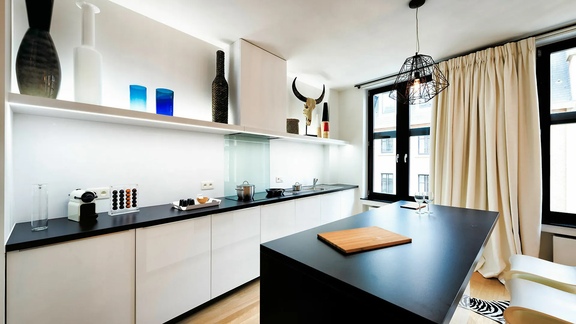 Charles Home - Grand Place Aparthotel Brussels