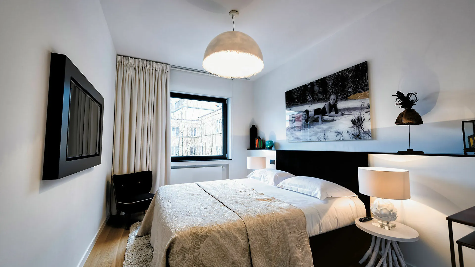 Charles Home - Grand Place Aparthotel