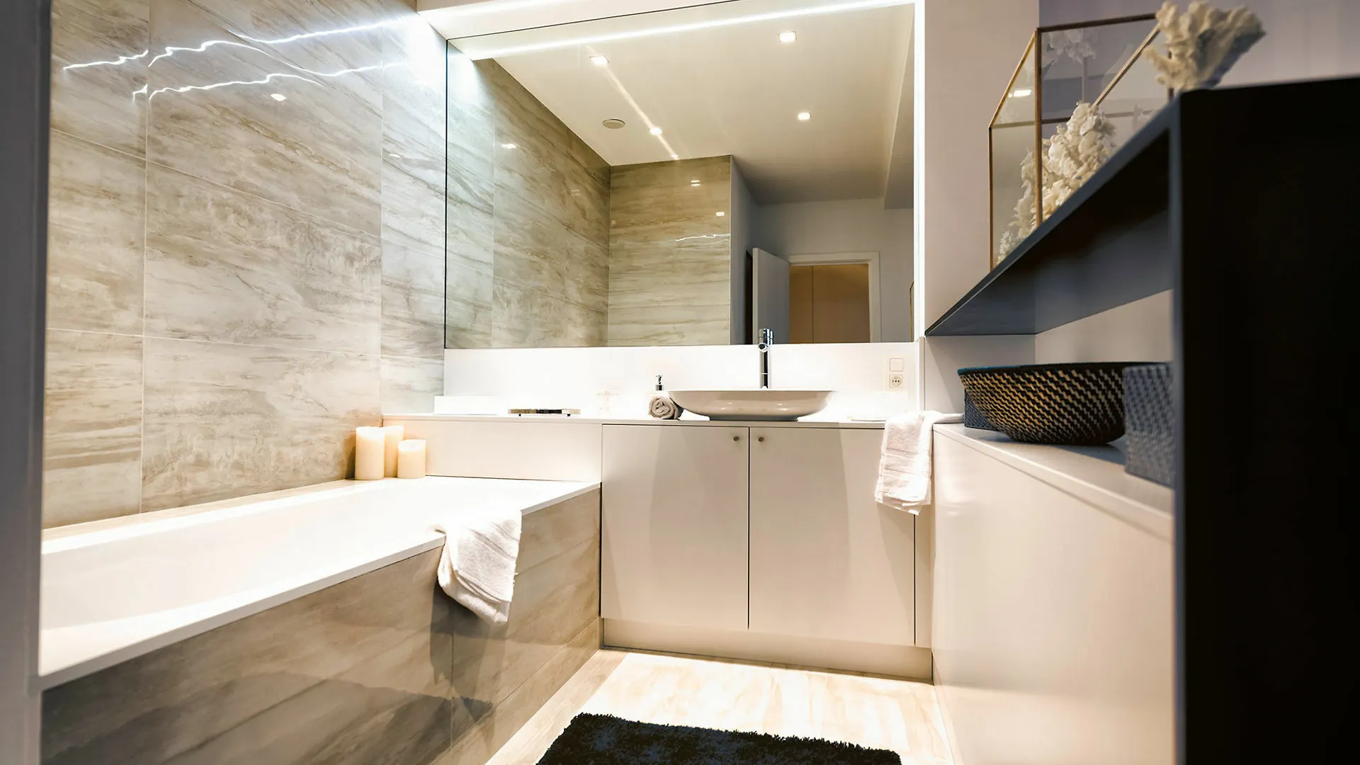 Charles Home - Grand Place Aparthotel
