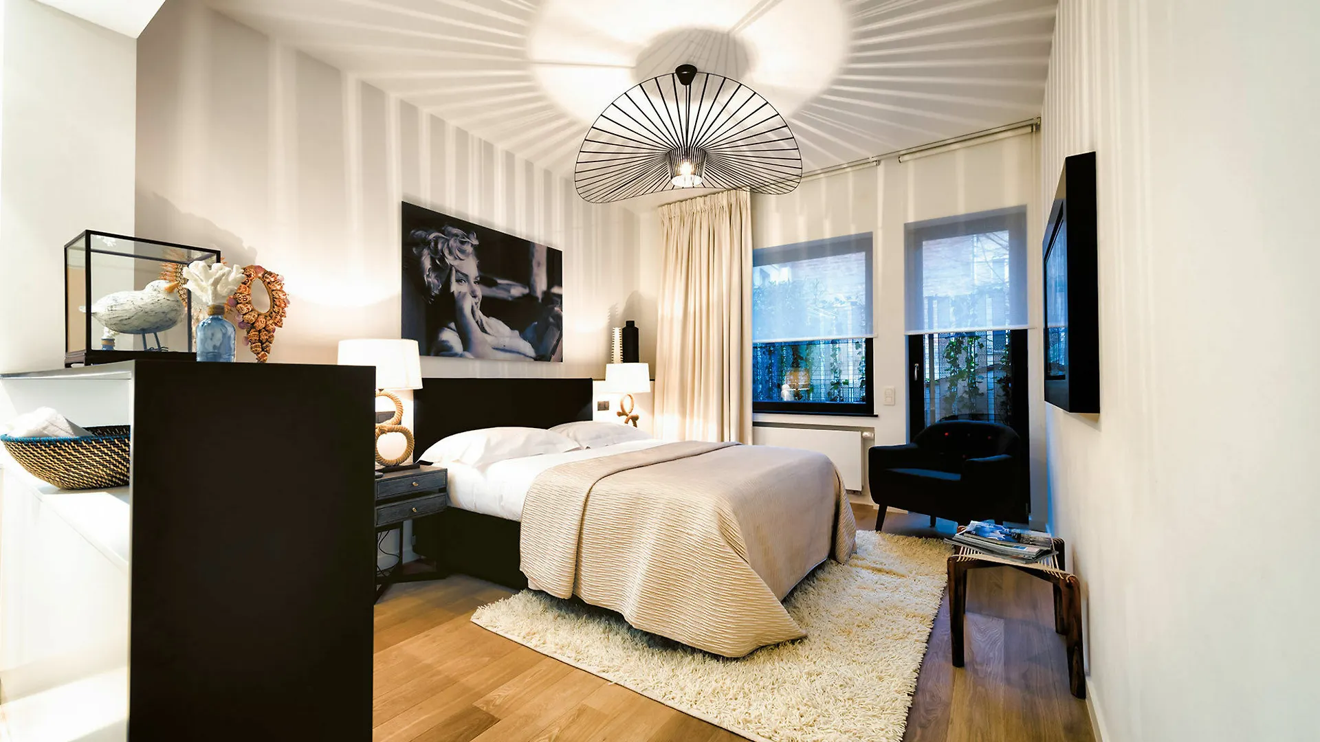 Charles Home - Grand Place Aparthotel