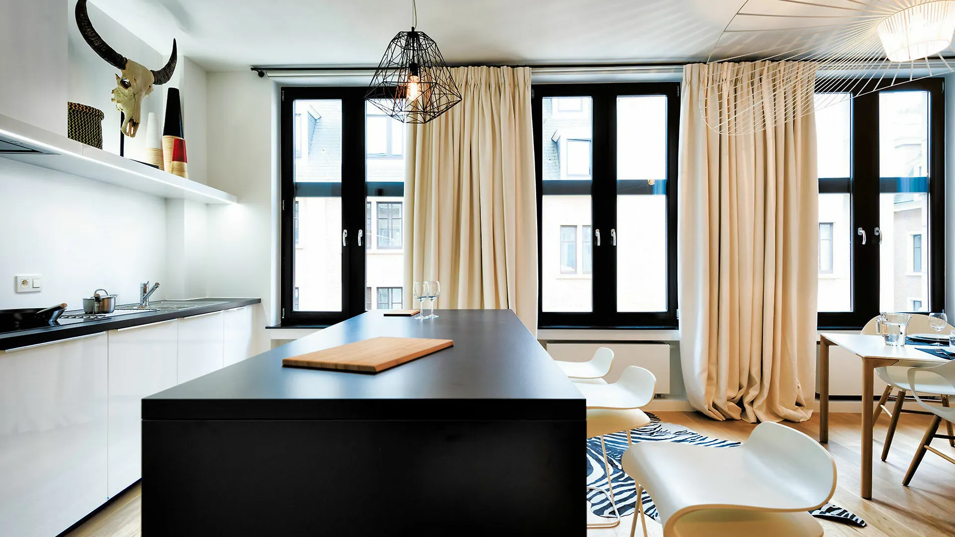 Charles Home - Grand Place Aparthotel 4*, Brussels