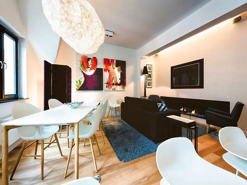 Charles Home - Grand Place Aparthotel