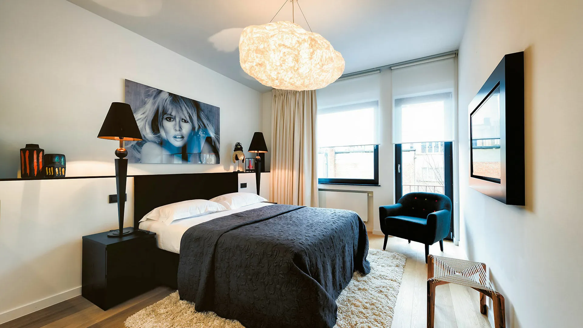 Charles Home - Grand Place Aparthotel